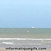 photo de la mer avec bateau