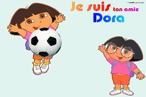 Avec des lunettes de vue et un ballon de foot