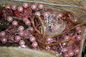 de jolies perles et beau collier