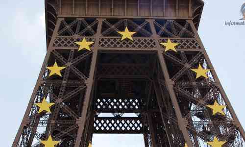 La tour eiffel avec symbole Europe
