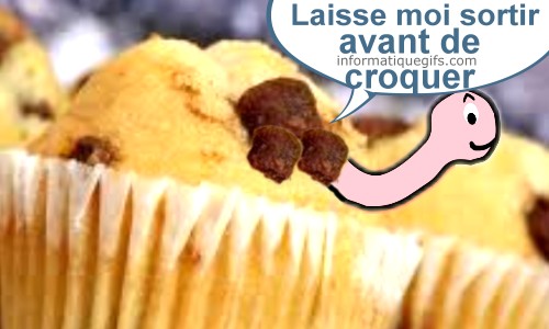 Gateau au chocolat avec un ver drole