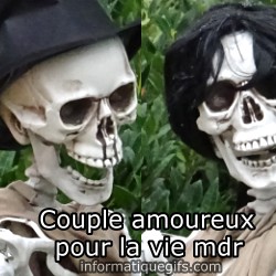 Couple amoureux de squelettes