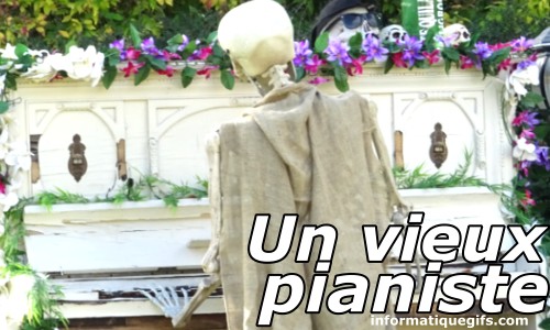 Un vieux pianiste qui fait du piano