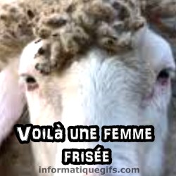 Une belle femme frisee
