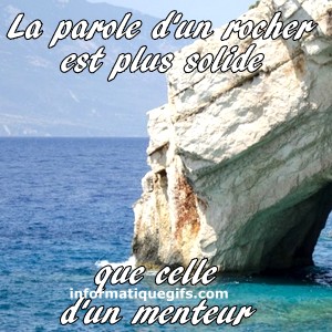 photo de rocher avec mer puis message menteur